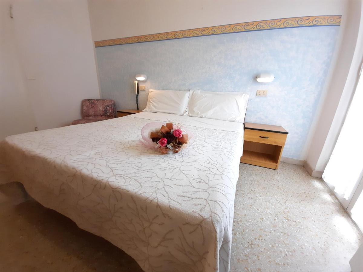 Hotel Bing Rimini Esterno foto