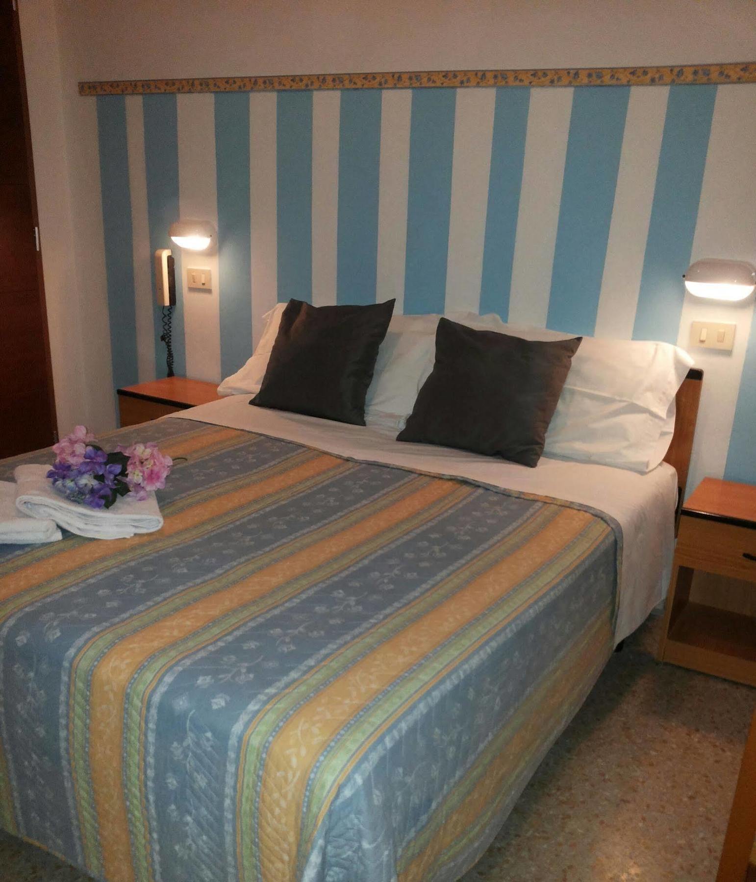 Hotel Bing Rimini Esterno foto