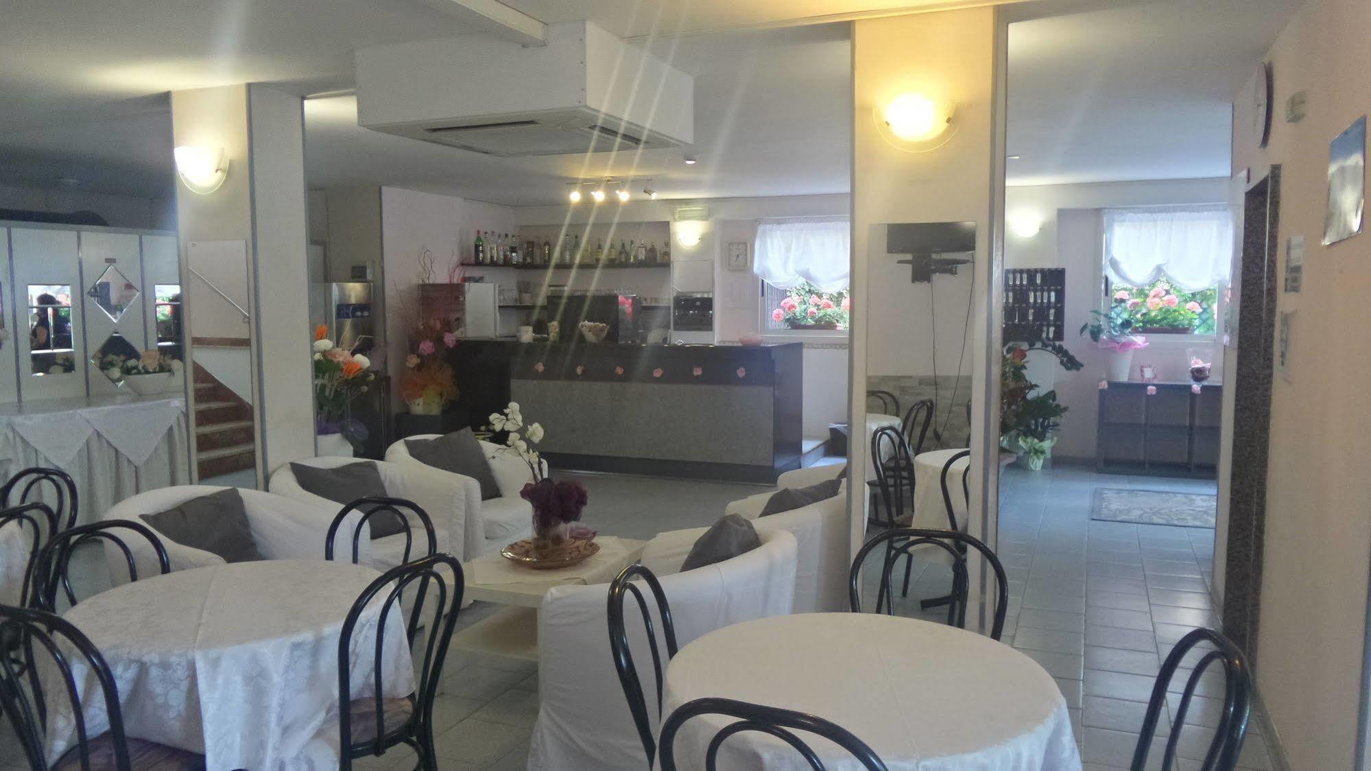 Hotel Bing Rimini Esterno foto