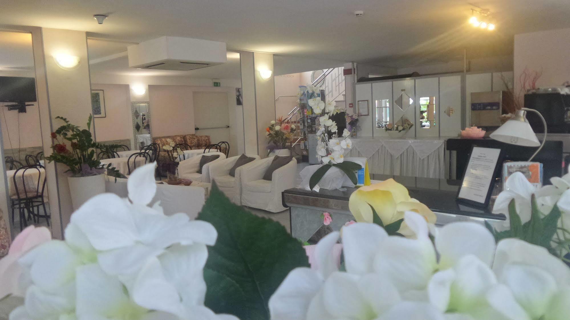Hotel Bing Rimini Esterno foto
